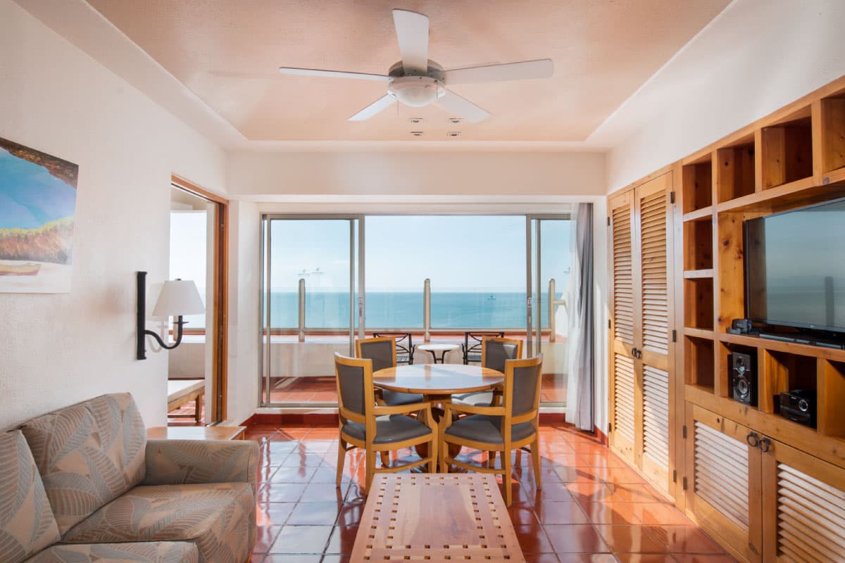 suite-club-club-regina-vallarta-con-vista-al-mar