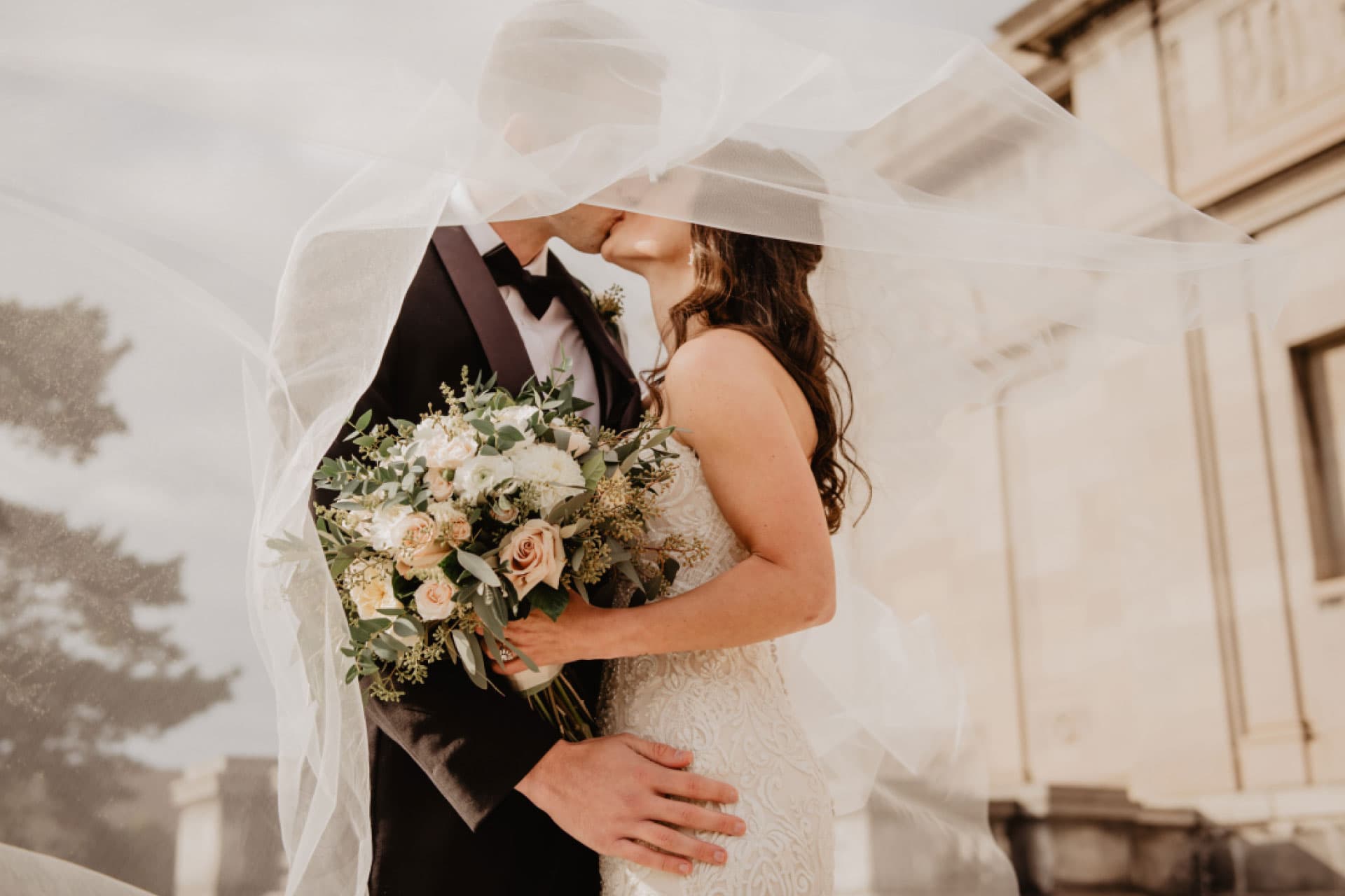 beautiful-wedding-of-boyfriends-in-club-regina