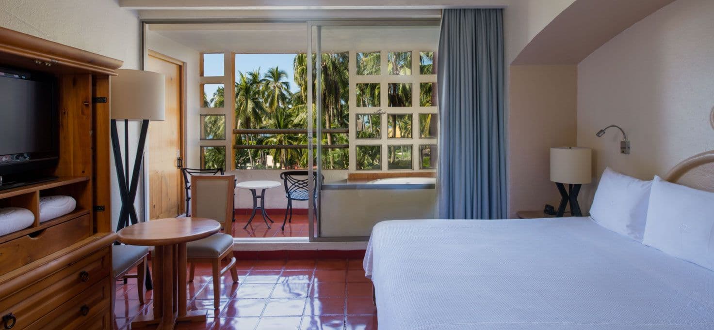 beautiful-large-suite-with-ocean-view